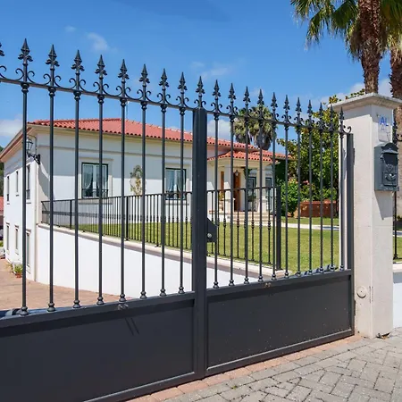 T1 Charme, Perto De * 폼발